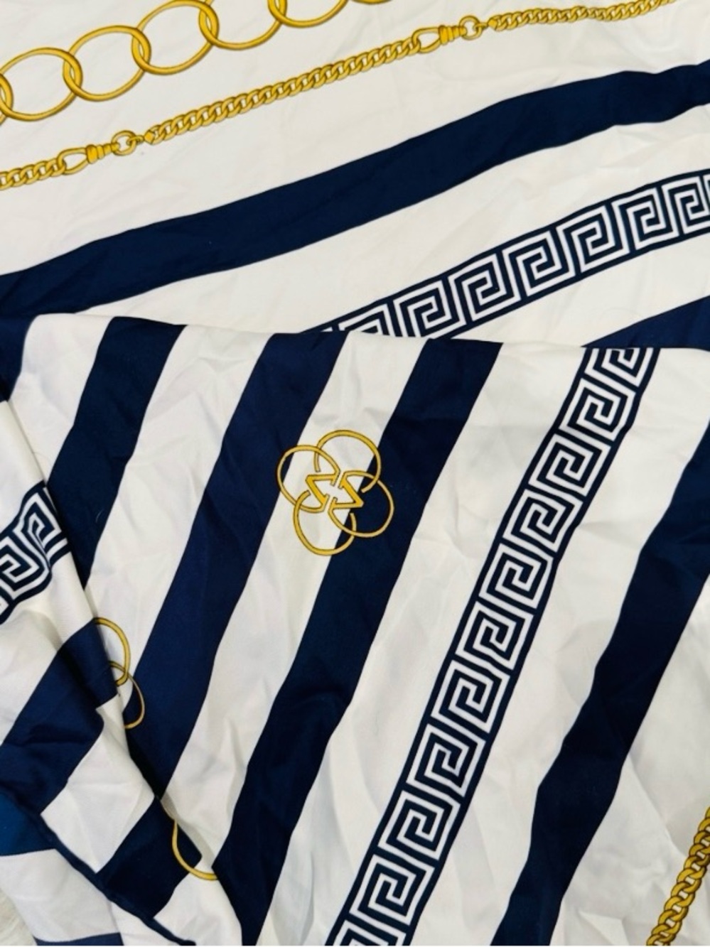 ๐๏ธ Versace 1969โAuthentic Vintage Large Scarf